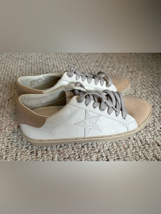 Miim.Miic Shoes - Mi.iM Cream Shoes with Tan Suede Trim and Star 8.5
